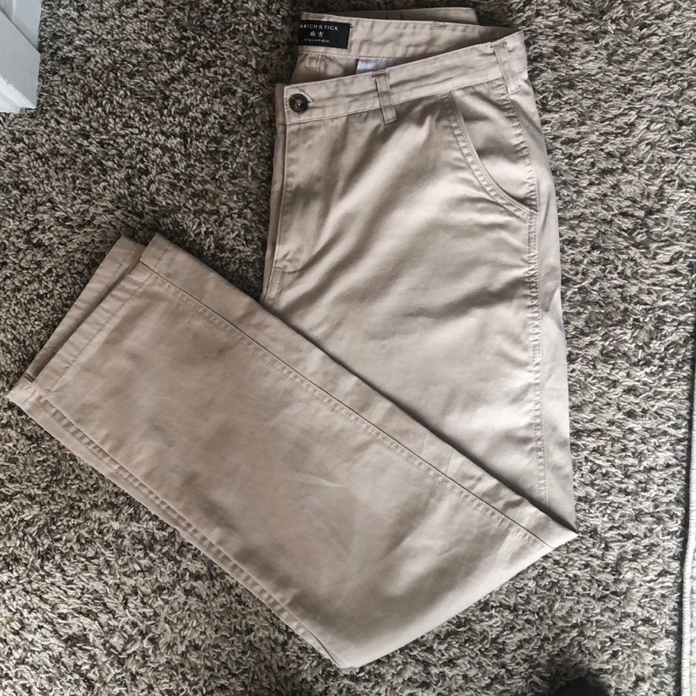 Men’s khaki pants